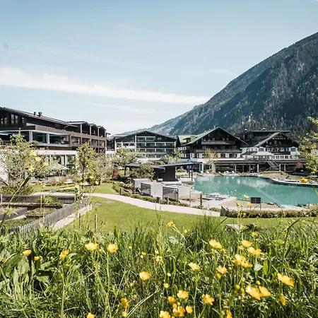 Neuhaus Zillertal Resort-3