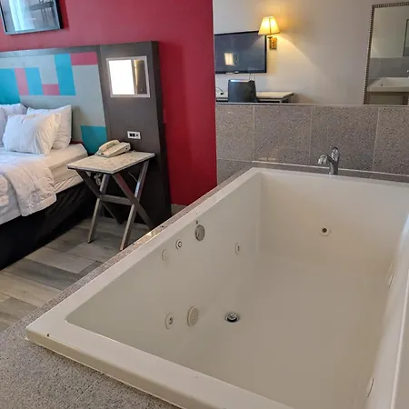 Ramada By Wyndham East Orange-2