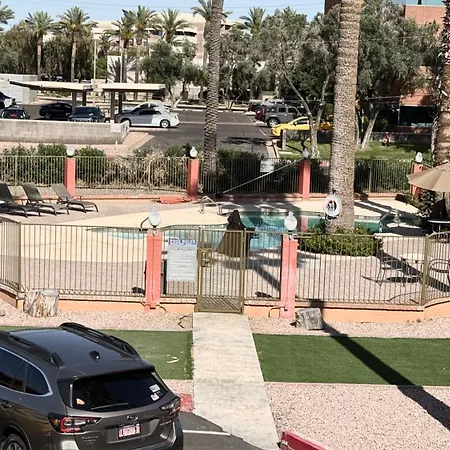 Howard Johnson By Wyndham Phoenix Airport/Downtown Area-3