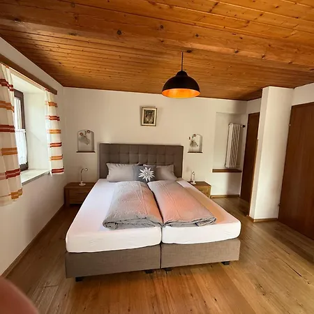 Gaestehaus Zugspitzblick-3