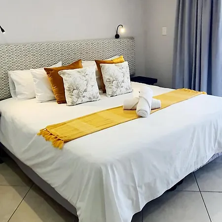 Point Village Hotel And Self Catering-3