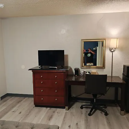 Economy Inn Richmond-2