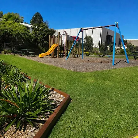 Batemans Bay Holiday Park & Hostel-3