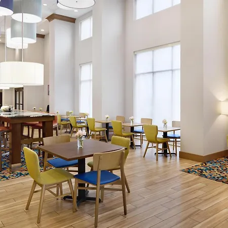 Hampton Inn & Suites Syracuse North Airport Area-3