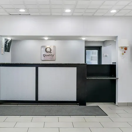 Quality Inn & Suites Banquet Center-3
