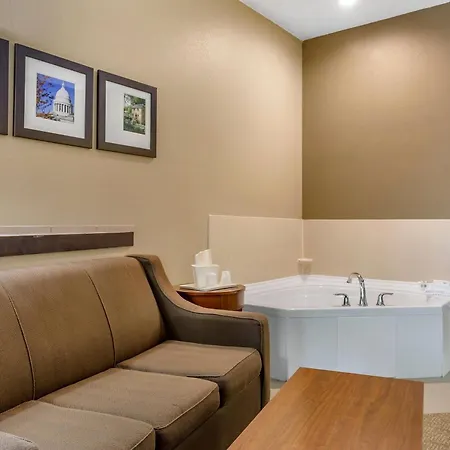 Comfort Suites Jonesboro University Area-2