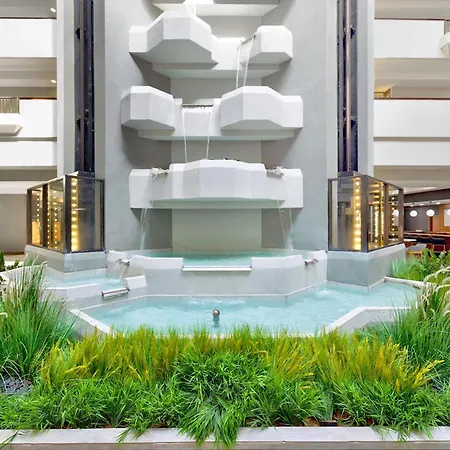 Doubletree By Hilton Davenport-2
