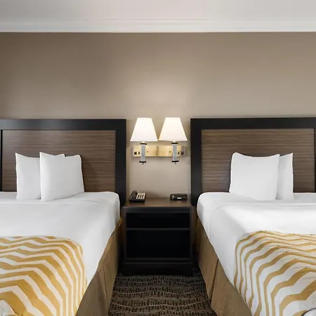 Travelodge By Wyndham Eureka-3