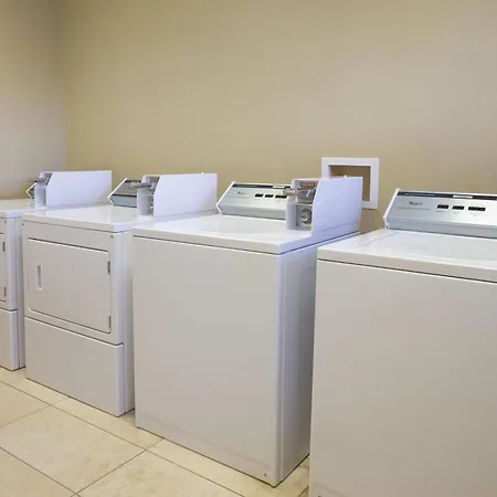 Days Inn & Suites By Wyndham Gonzales Tx-2