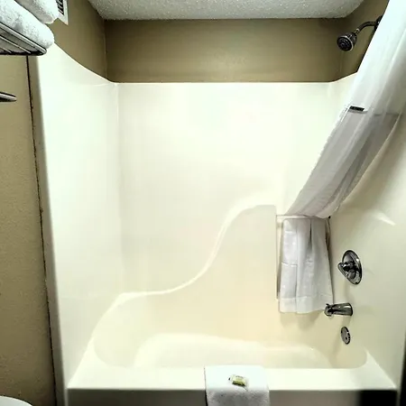Super 8 By Wyndham Booneville-2