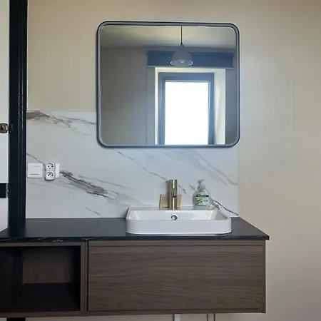 La Poterne L Chambres D'Hotes A Epernay-3