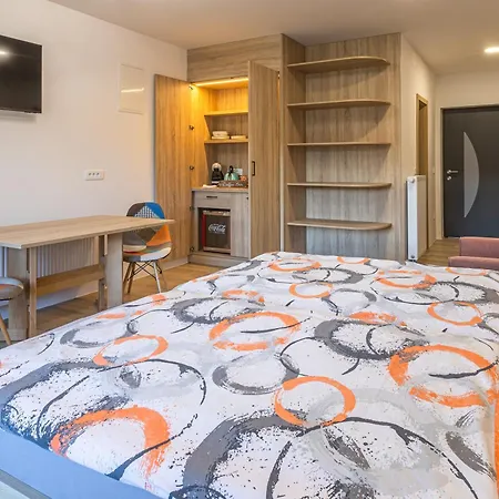 Jazz Bled Guest House-2