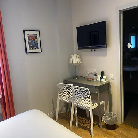 Logis Hotel Restaurant Le Monarque 30 Parking Velos Securise-3