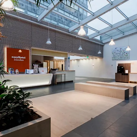 Easyhotel Amsterdam Zaandam-3