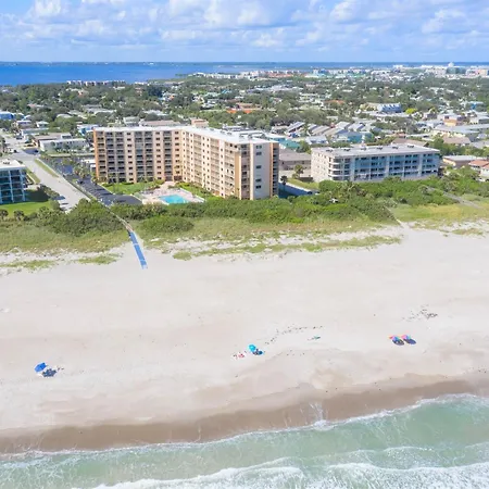 Canaveral Towers - Oceanfront Condos With Pool And Mini Golf By Port Canaveral - Cocoa Beach-3