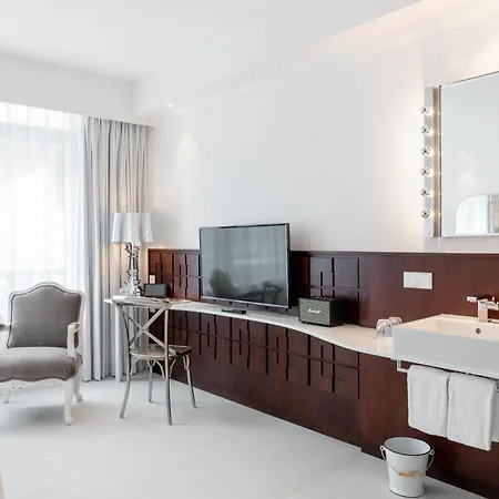 Ruby Coco Hotel Dusseldorf By Ihg-3