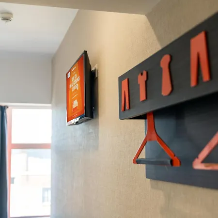 Easyhotel Sheffield-3