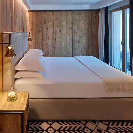 Le Massif Hotel & Lodge Courmayeur - The Leading Hotels Of The World-2