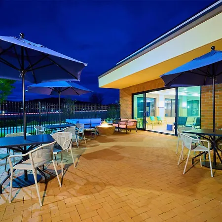 Hampton Inn & Suites Grants Pass-3