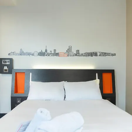 Easyhotel Ipswich-2