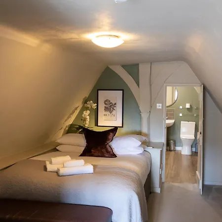 The Woolpack Hotel-2