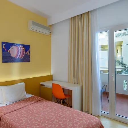 Zeus Hotels Palm Beach-3