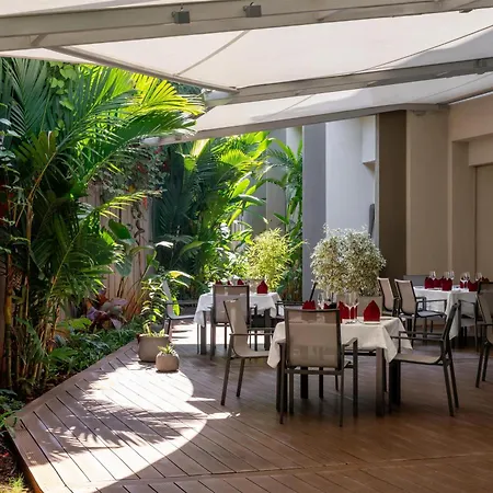 Radisson Blu Hotel & Residence Nairobi Arboretum-2