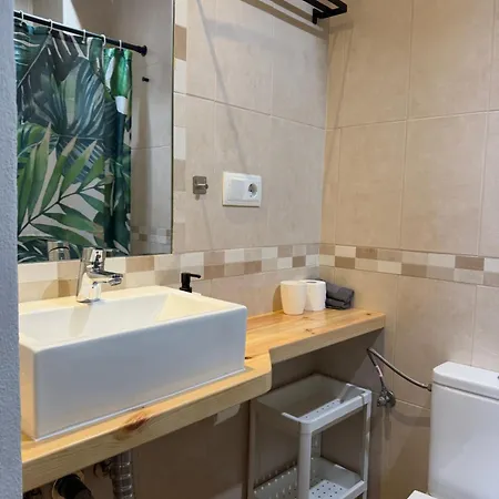 Nanit Rooms Ibiza Hostal-2