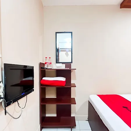 Reddoorz Near Riau Junction Mall 2-3