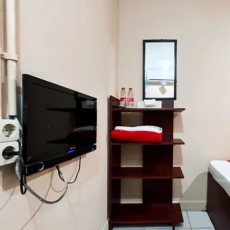 Reddoorz Near Riau Junction Mall 2-2