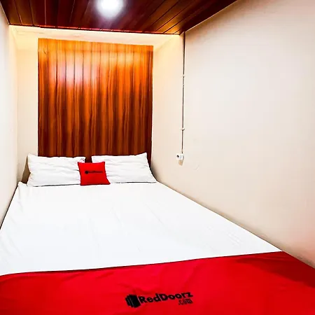 Reddoorz Near Riau Junction Mall 2-2