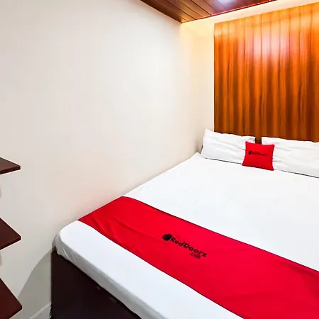 Reddoorz Near Riau Junction Mall 2-3