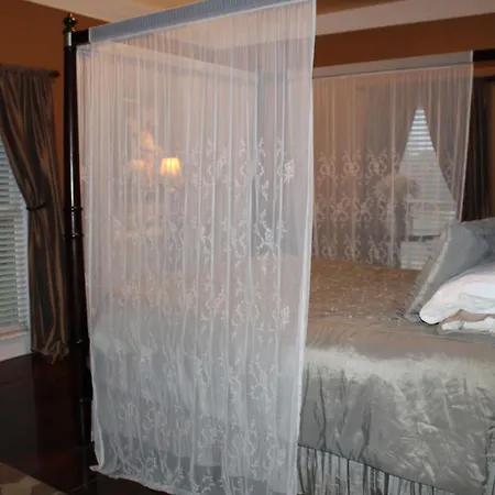 Monroe Manor Inn-3