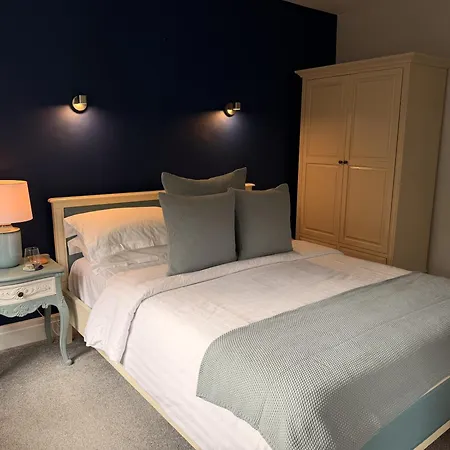Jacksons Cafebar & Guesthouse-3