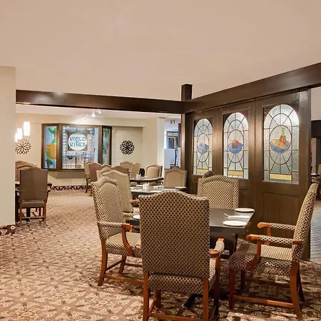 Ramada By Wyndham Pinewood Park Resort North Bay-2