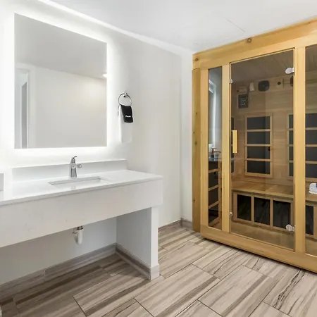 Best Western Plus Wausau Tower Inn-2