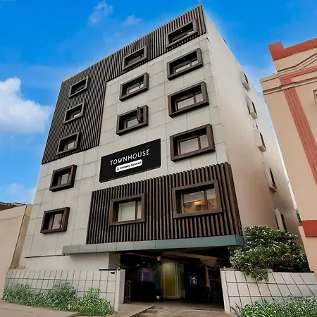 Super Townhouse V Hotel-2