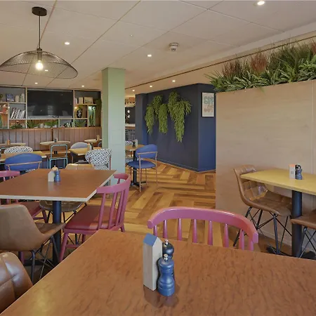 Travelodge Kingston Upon Thames Central-3