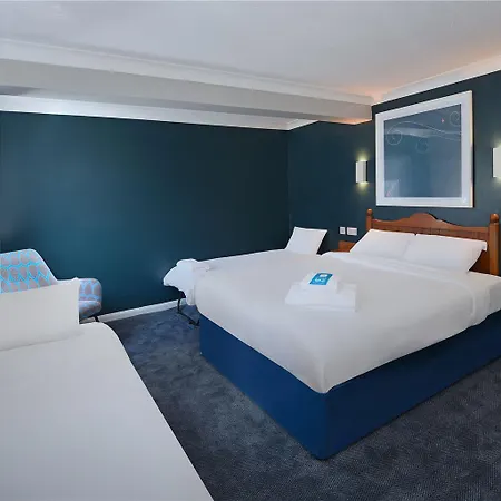Travelodge Frimley-3