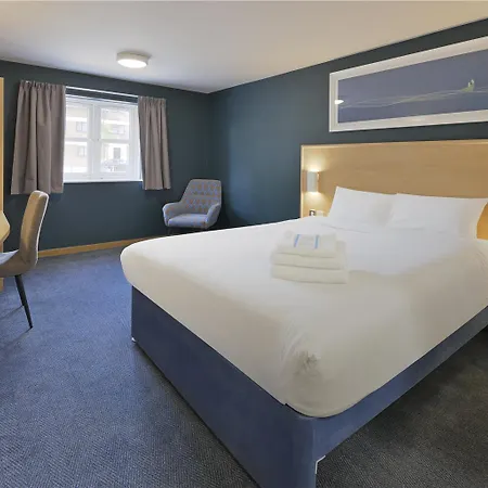 Travelodge Watford Central-3