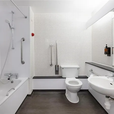 Travelodge Dorking-3