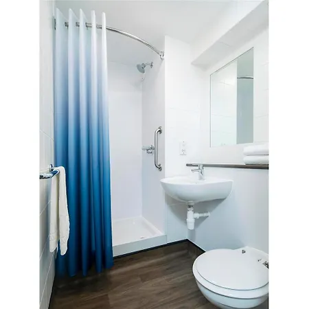 Travelodge Caerphilly-2