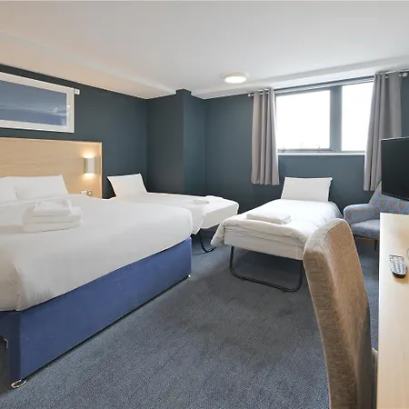Travelodge Swindon Central-3