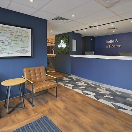 Travelodge Swindon Central-2