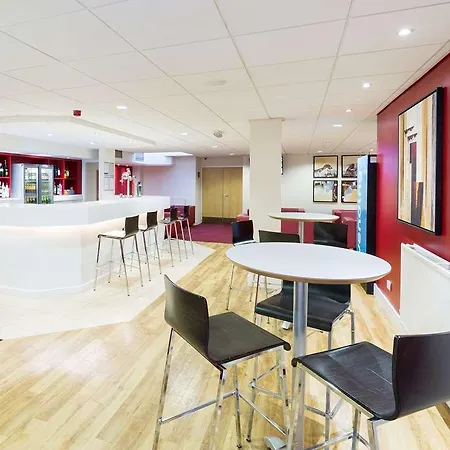 Travelodge Glasgow Central-3