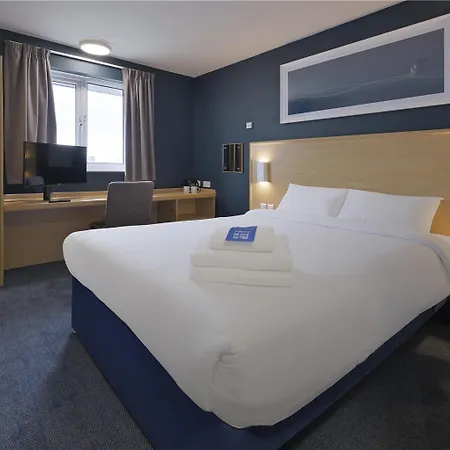 Travelodge Liverpool Docks-3