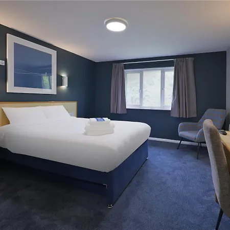 Travelodge Birmingham Oldbury-3