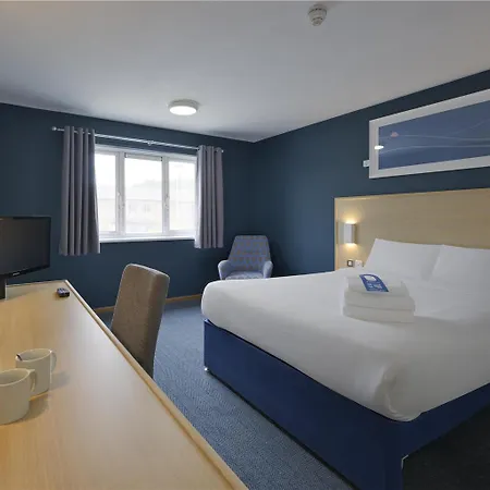 Travelodge Leeds Colton-3
