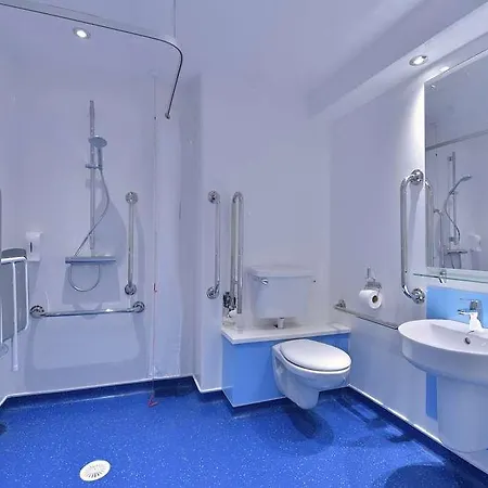 Travelodge Hotel Macclesfield Central-3