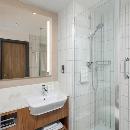 Courtyard By Marriott Exeter Sandy Park-3